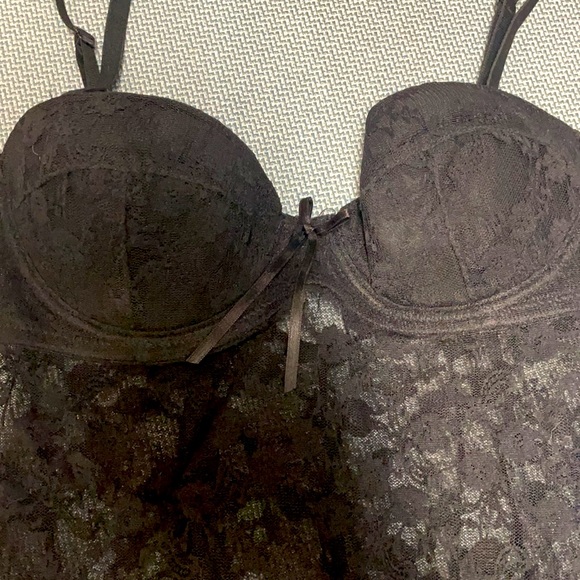 Black Lace lingerie - Picture 2 of 3